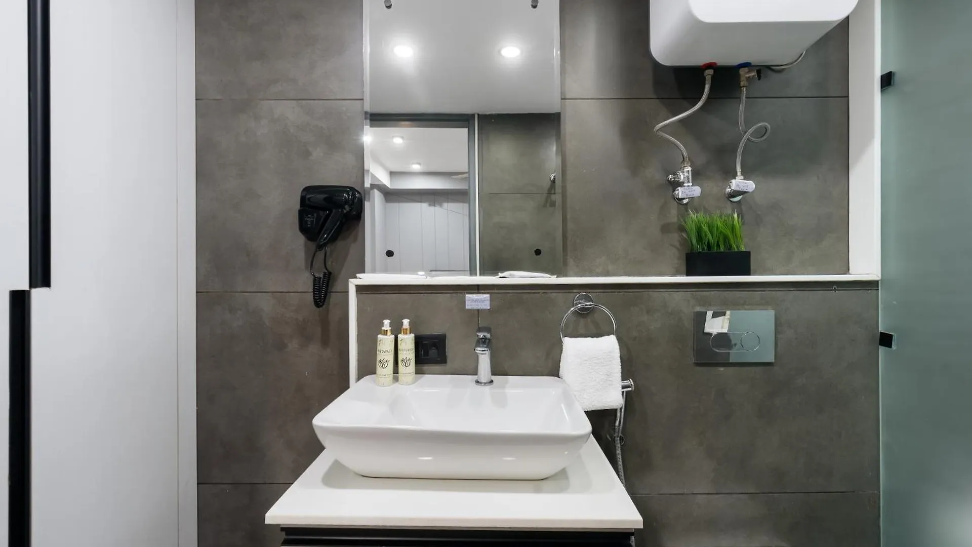 Bedchambers Serviced Apartments, Mg Road Gurgaon Aparthotel